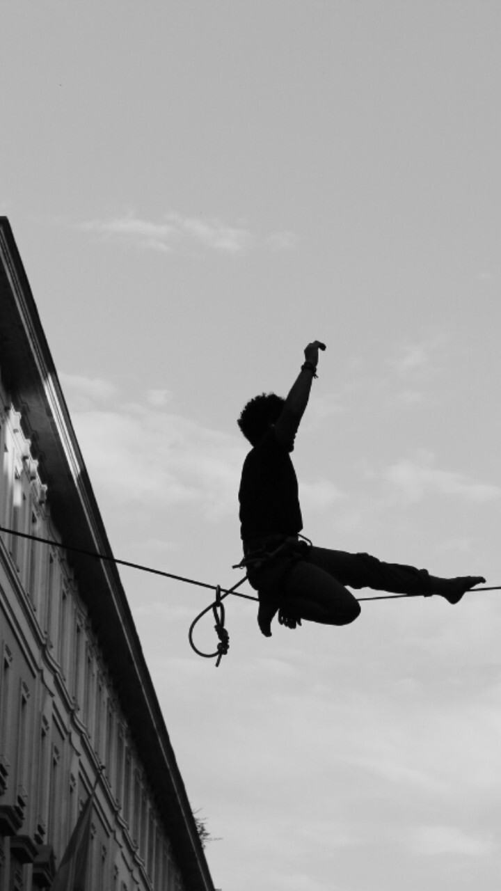 elx-white-paper-pragmatic-ai-vertical-banner-tightrope